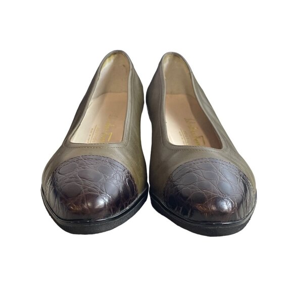 Vintage Salvatore Ferragamo Women's Olive Green Flat Shoes Sz 8B - Picture 3 of 10